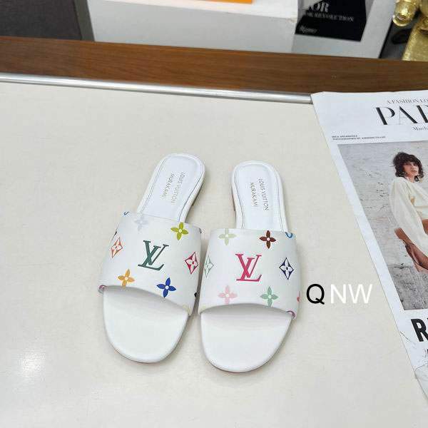 Picture of Louis Vuitton Slippers _SKULVsz35-40NW0301449